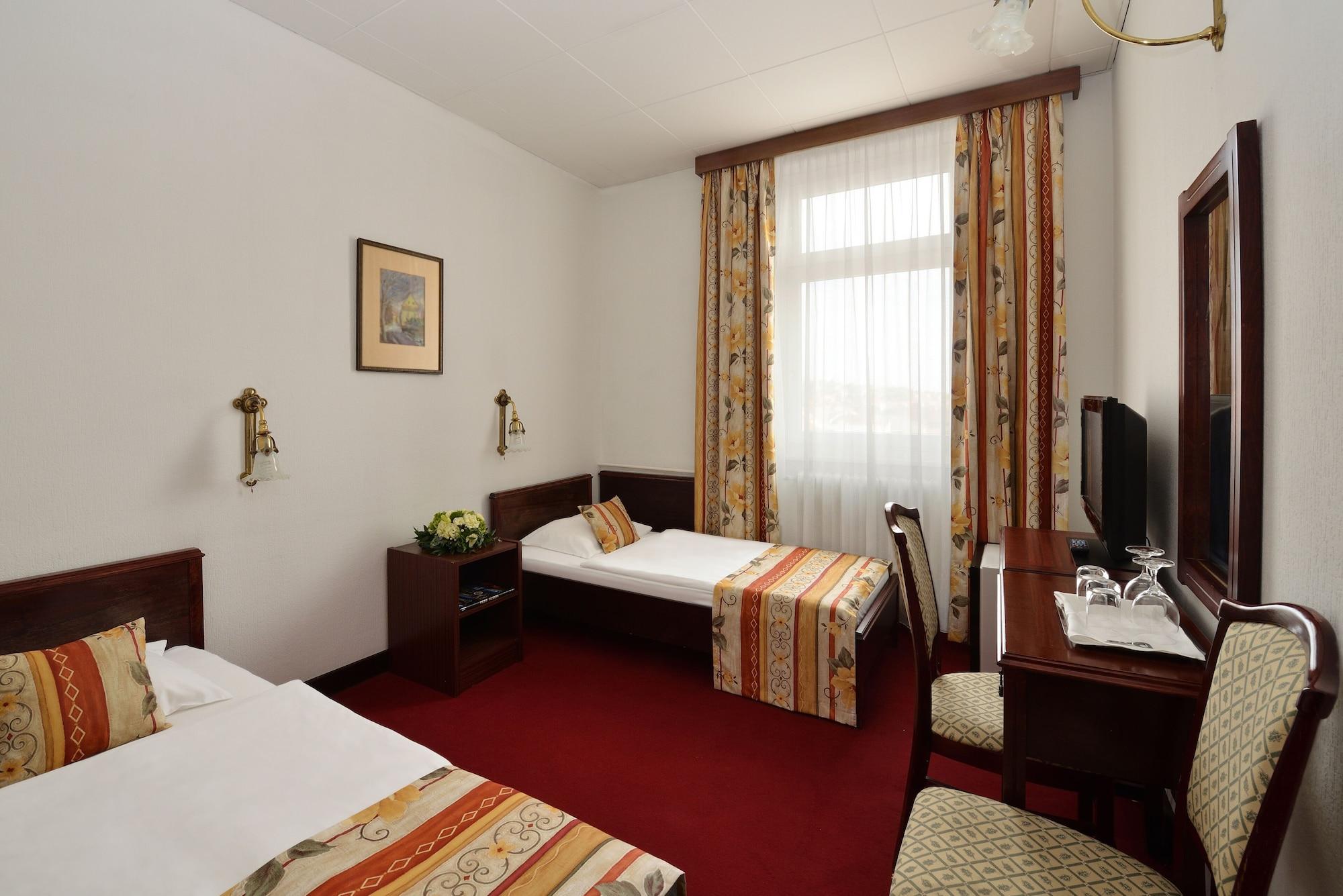 Palatinus Grand Hotel بيتْش المظهر الخارجي الصورة