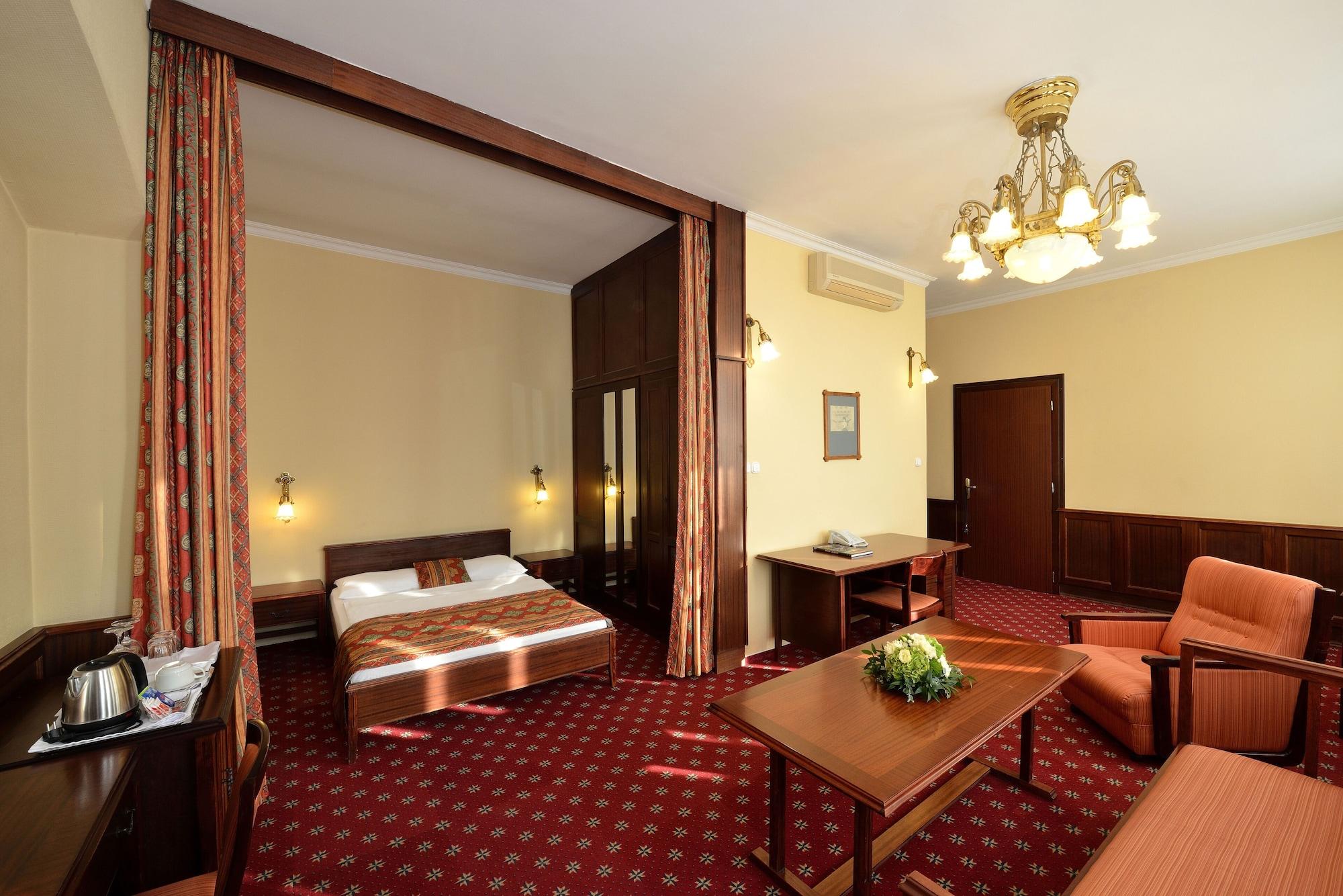 Palatinus Grand Hotel بيتْش المظهر الخارجي الصورة