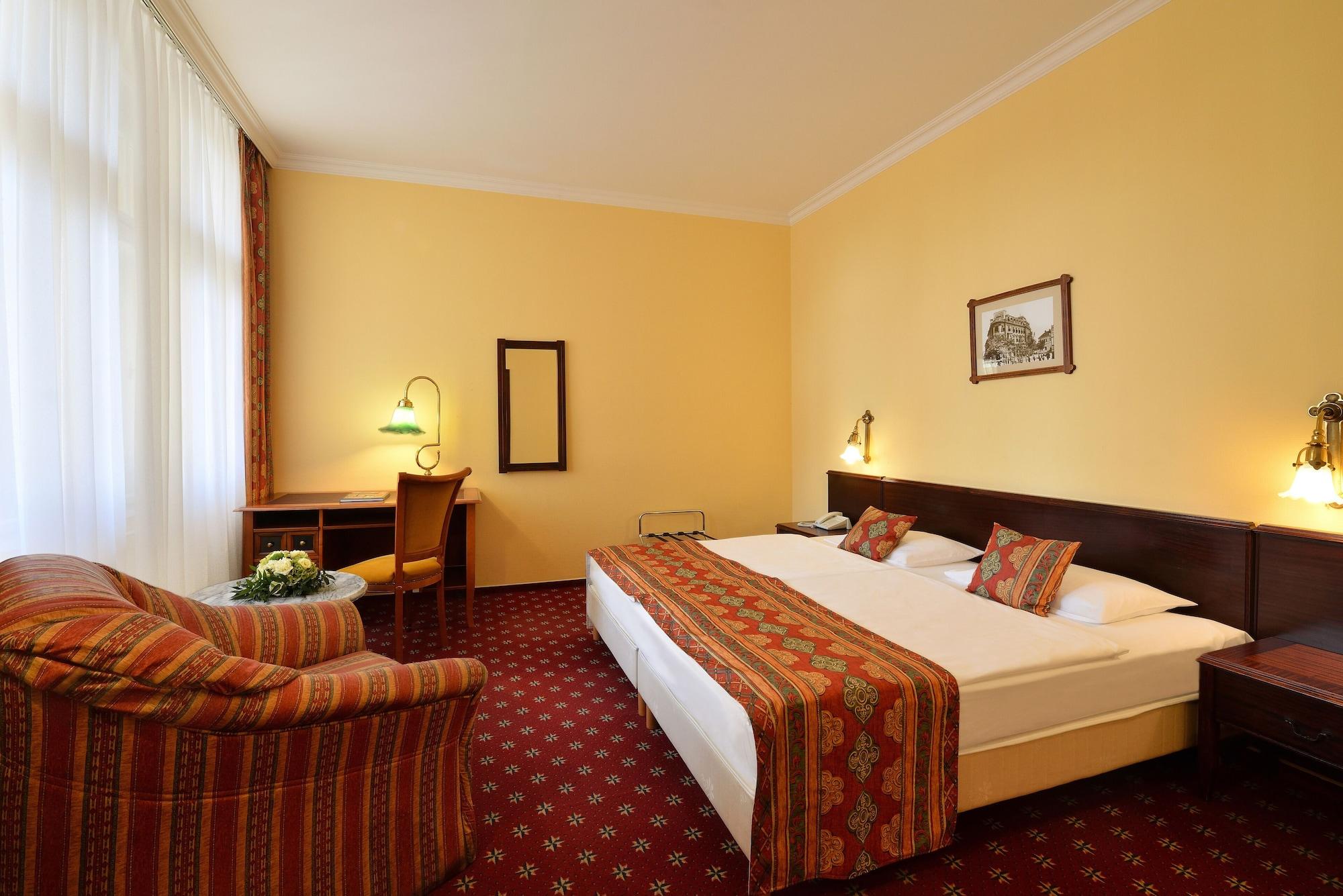 Palatinus Grand Hotel بيتْش المظهر الخارجي الصورة