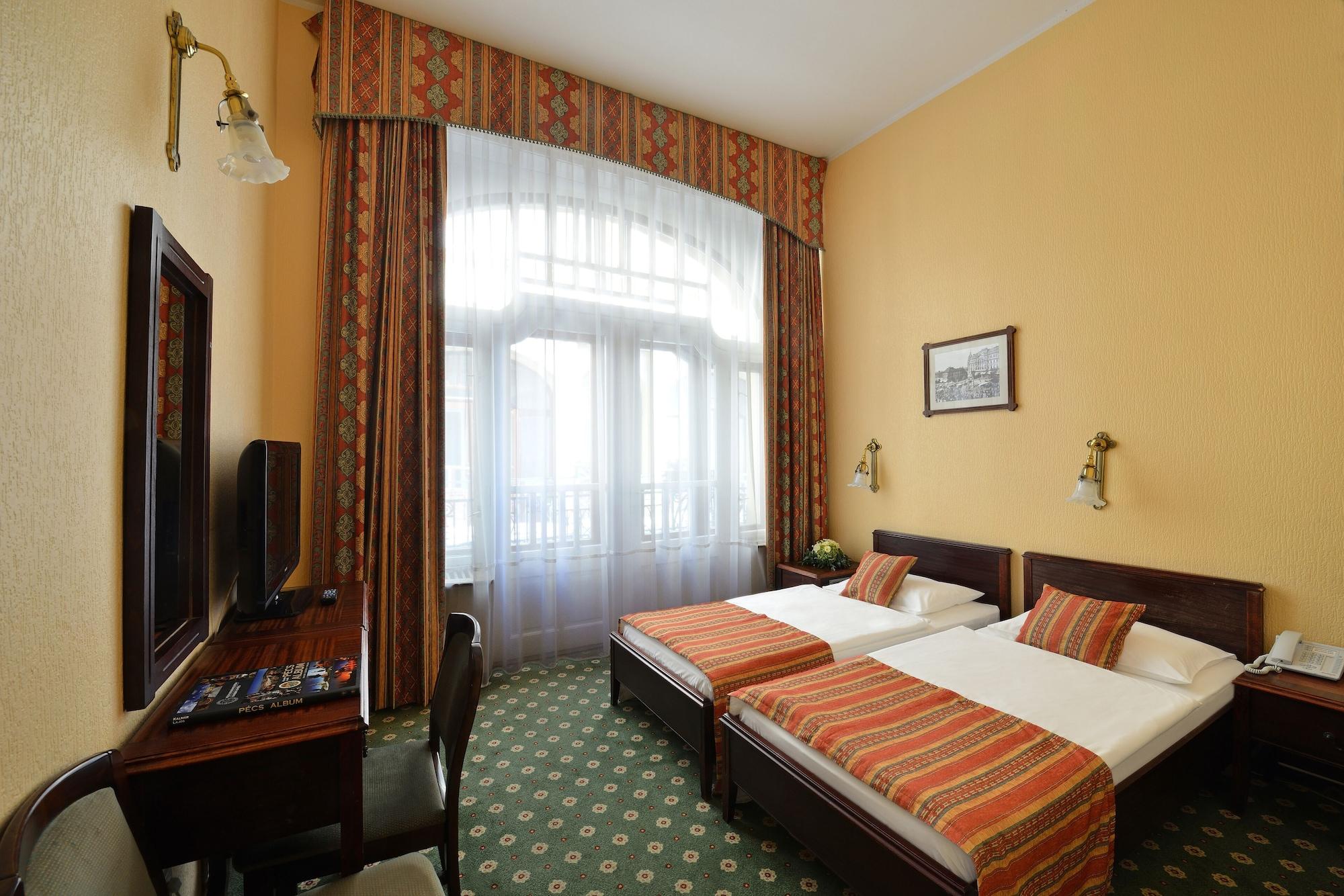 Palatinus Grand Hotel بيتْش المظهر الخارجي الصورة