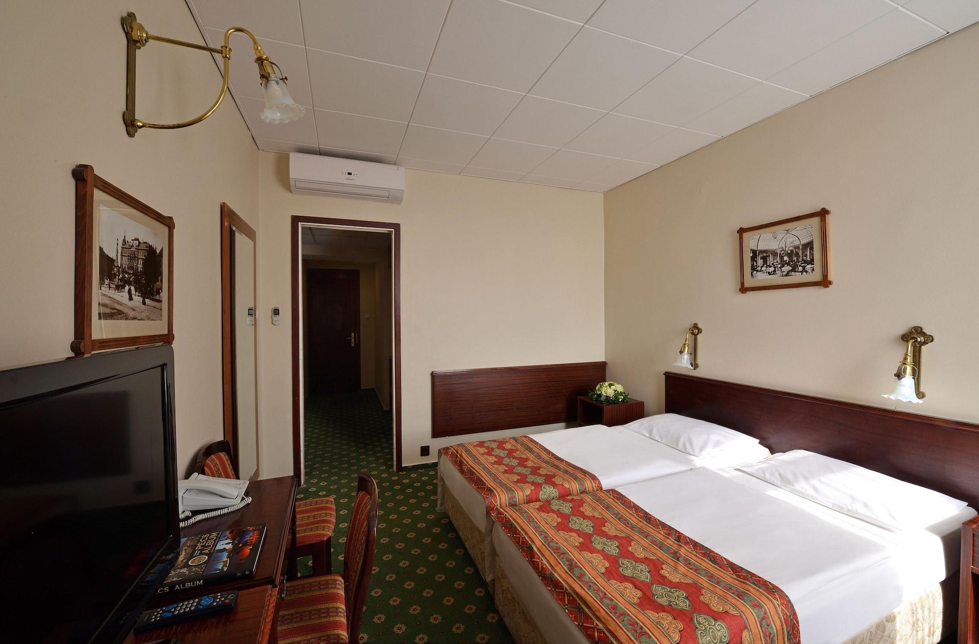 Palatinus Grand Hotel بيتْش المظهر الخارجي الصورة