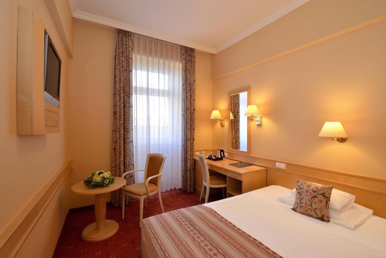 Palatinus Grand Hotel بيتْش المظهر الخارجي الصورة