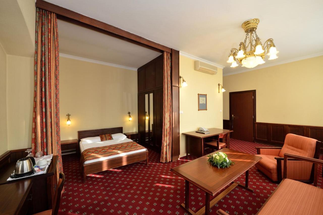 Palatinus Grand Hotel بيتْش المظهر الخارجي الصورة